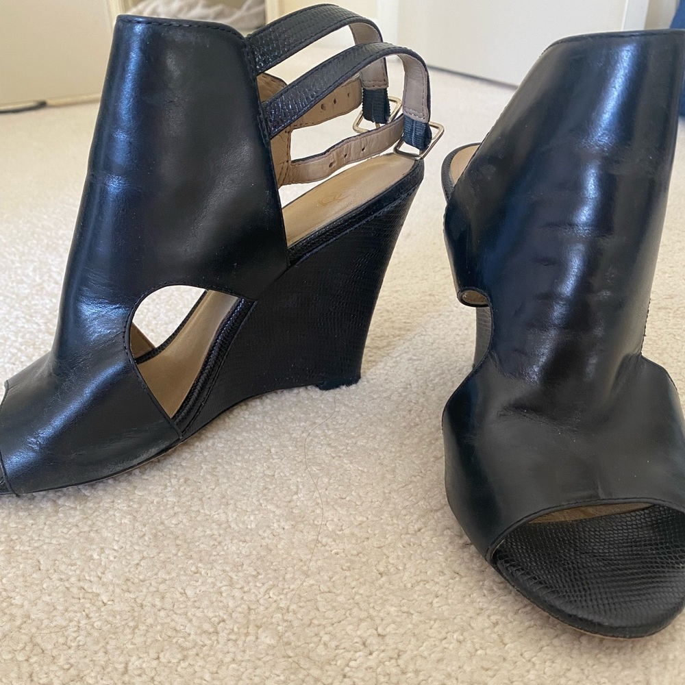Ann Taylor black leather wedge sandals